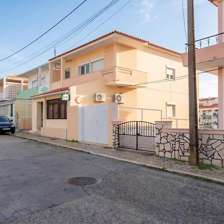 Apartment Comfortable In Feijo With Shared Pool, 90 M² *